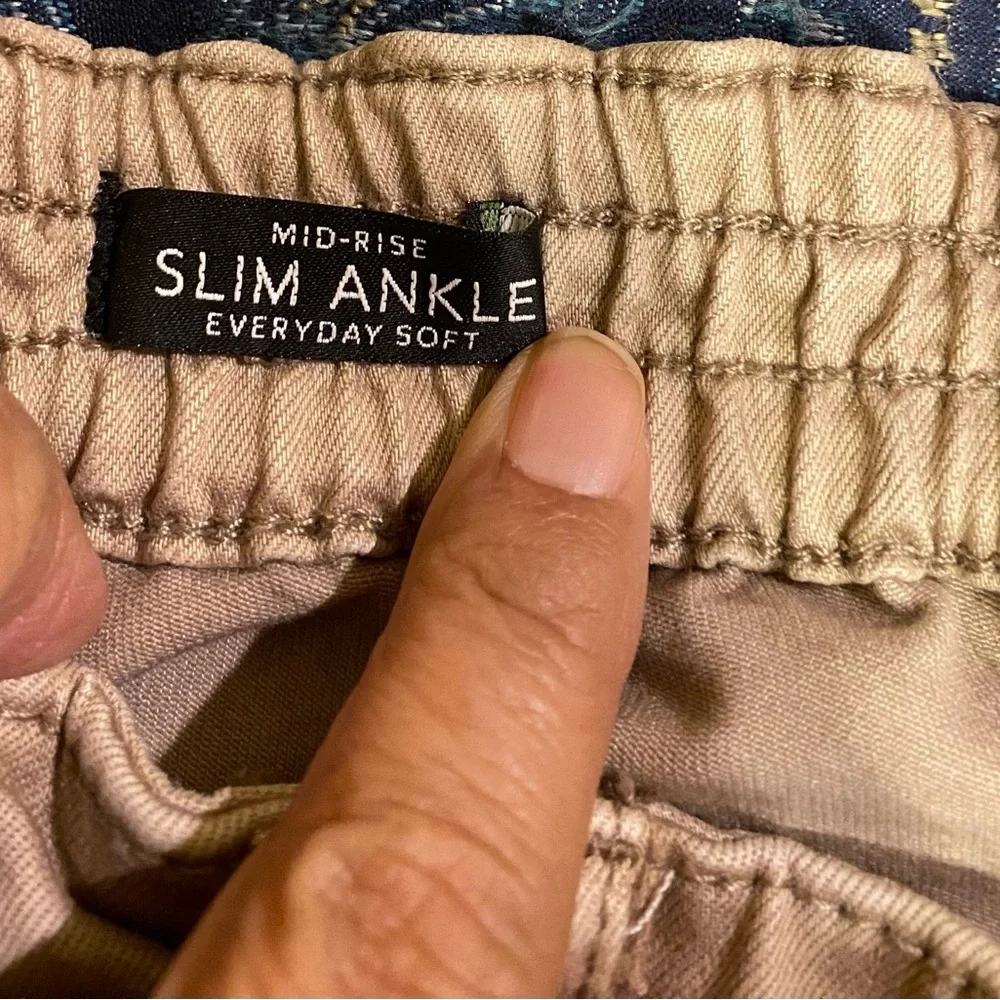 White House Black Market, mid-rise khaki pants. Size 14S - Picture 5 of 8